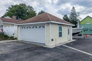 674 N Broadway, East Providence, RI 02914 - Photo 4