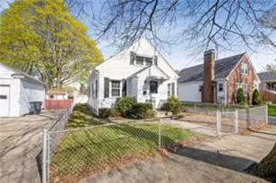 39 Hillview Ave, Providence, RI 02908 - Photo 1