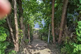 351 County Rd, Barrington, RI 02806 - Photo 16