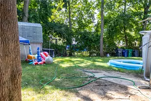 94 Waverly St, Warwick, RI 02889 - Photo 4