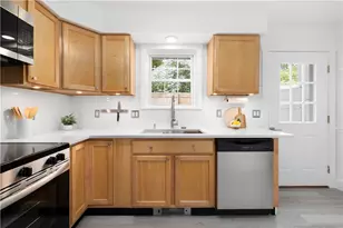 45 Cherry Ln, South Kingstown, RI 02879 - Photo 2