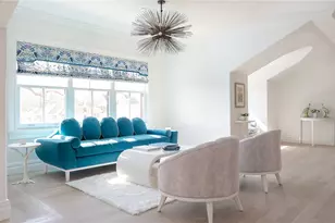 78 Rhode Island Ave, Newport, RI 02840 - Photo 2