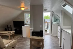 9 Ann St, Newport, RI 02840 - Photo 10