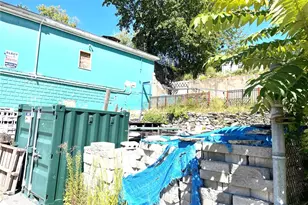 115 Railroad St, Woonsocket, RI 02895 - Photo 4