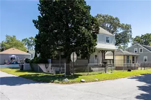 52 Uncas St, Warwick, RI 02889 - Photo 2