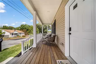 52 Benefit St, Warwick, RI 02886 - Photo 2