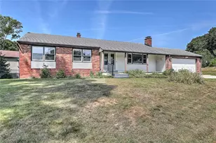 45 Countryside Dr, North Providence, RI 02904 - Photo 2