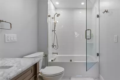 17 Clinton Street, Newport, RI 02840 - Photo 20