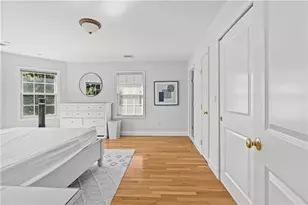 17 Clinton St, Newport, RI 02840 - Photo 10