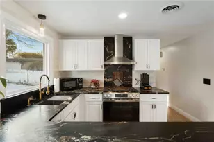 6 Flanders St, Johnston, RI 02919 - Photo 2