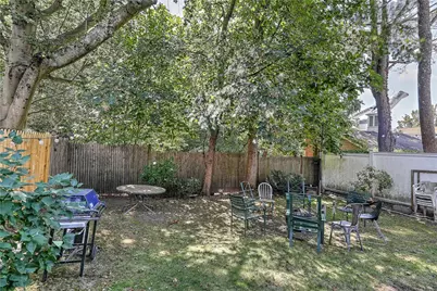 109 Bowen Street, Providence, RI 02906 - Photo 42