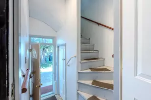 123 Yorkshire St, Providence, RI 02908 - Photo 14