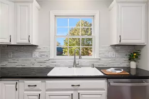 231 Maple Ave, Newport, RI 02840 - Photo 2