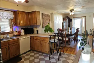 88 Manomet St, Providence, RI 02909 - Photo 8