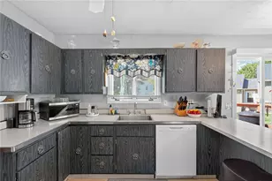 4 North Joseph St, Westerly, RI 02891 - Photo 10