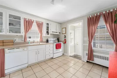 155 Evarts Street, Newport, RI 02840 - Photo 10