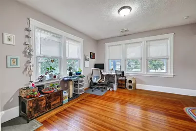 136 Hillside Avenue, Pawtucket, RI 02860 - Photo 2