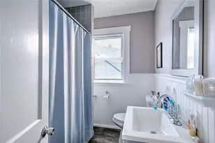 136 Hillside Ave, Pawtucket, RI 02860 - Photo 8