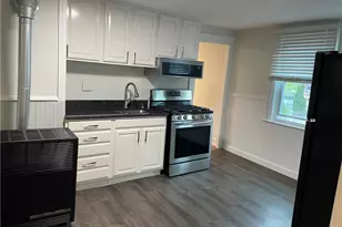 18 Ryan Ave, Bristol, RI 02809 - Photo 2
