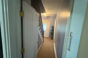 27 Matteson St, Coventry, RI 02816 - Photo 8