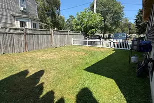 60 Farewell St, Newport, RI 02840 - Photo 2