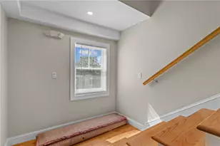 16 Brinley St, Newport, RI 02840 - Photo 10