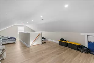 16 Brinley St, Newport, RI 02840 - Photo 12