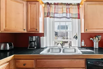 6 Hammond Street #4, Newport, RI 02840 - Photo 8