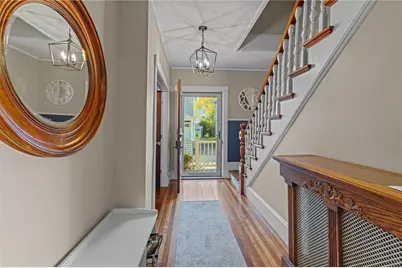 28 Rhode Island Avenue, Newport, RI 02840 - Photo 4