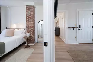 18 Meeting St, Newport, RI 02840 - Photo 32