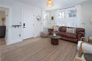 18 Meeting St, Newport, RI 02840 - Photo 8