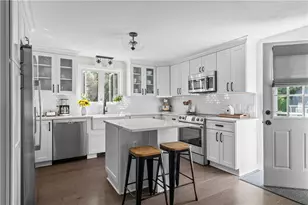 62 Beachmount Ave, Bristol, RI 02809 - Photo 14