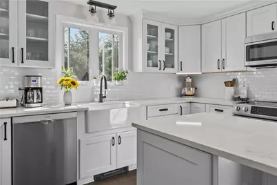 62 Beachmount Avenue, Bristol, RI 02809 - Photo 16