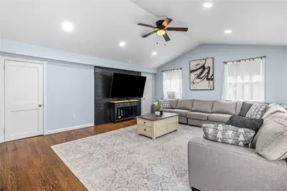 7 Jill Court, East Providence, RI 02915 - Photo 12