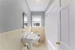 692 Hope St, Bristol, RI 02809 - Photo 14