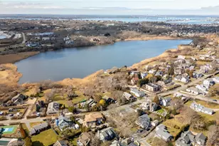 214 Coggeshall Ave, Newport, RI 02840 - Photo 32