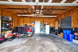 896 Main Rd, Tiverton, RI 02878 - Photo 36