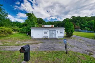 896 Main Rd, Tiverton, RI 02878 - Photo 10