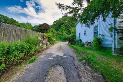 898 Main Road, Tiverton, RI 02878 - Photo 10