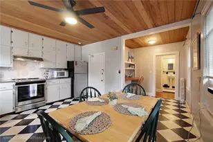 28 Narragansett Ave, Newport, RI 02840 - Photo 8