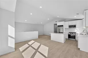 165 Rounds Ave, Providence, RI 02907 - Photo 4