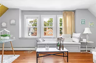 21 Elton St, Providence, RI 02906 - Photo 2