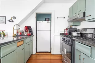 21 Elton St, Providence, RI 02906 - Photo 8