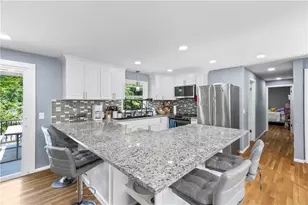 10 Renehan St, West Warwick, RI 02893 - Photo 6