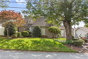 124 Longview Dr, Cranston, RI 02920 - Photo 1
