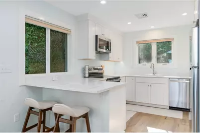 117 Indian Avenue, Portsmouth, RI 02871 - Photo 12