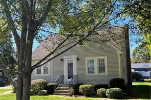 1 Ritchotte Ct, West Warwick, RI 02893 - Photo 4