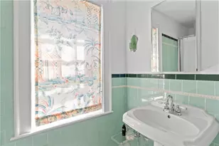 35 Second St, Newport, RI 02840 - Photo 20