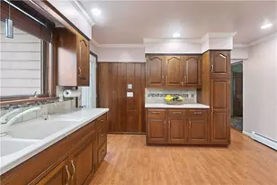 446 Budlong Rd, Cranston, RI 02920 - Photo 4