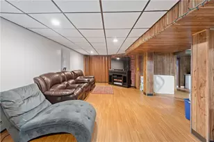 446 Budlong Rd, Cranston, RI 02920 - Photo 26